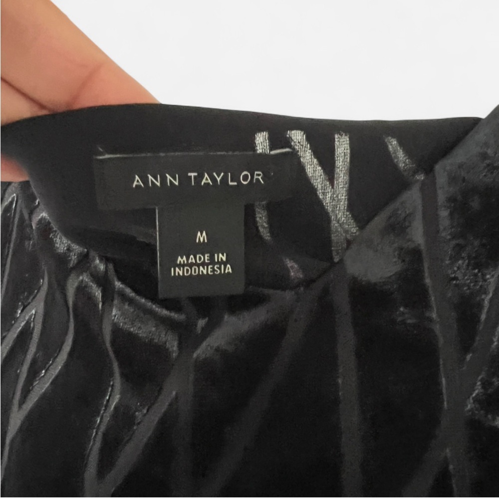 Ann Taylor Black Velvet Diamond-Texture Tank Size M Elegant Layering Top - Picture 5 of 9